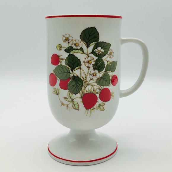 Set of 4 Vintage Strawberry Footed Mugs from Japan - Picture 1 of 9